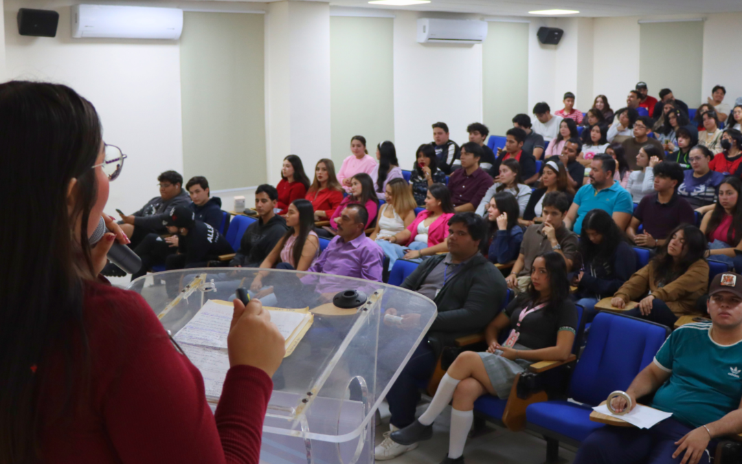 Conferencia sobre violencia en el noviazgo para estudiantes UPSIN