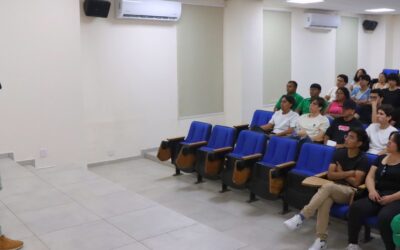 Destacada conferencia internacional en UPSIN sobre generación distribuida fotovoltaica y redes eléctricas del futuro