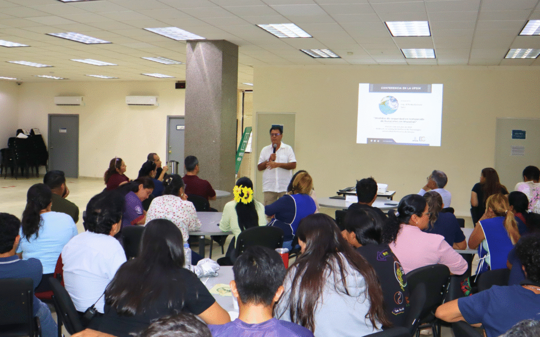 UPSIN realiza conferencia sobre medidas de seguridad en temporada de huracanes en Mazatlán