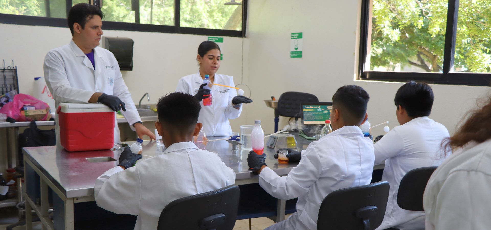 Taller de experimentación para jóvenes investigadores: UPSIN impulsa ...