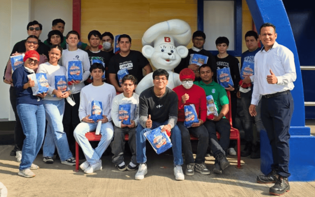 Estudiantes de UPSIN realizan visita empresarial a BIMBO Mazatlán para fortalecer su formación profesional