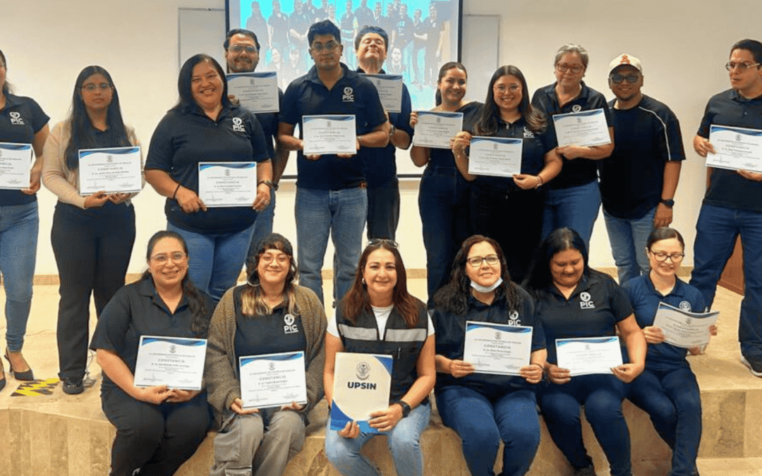 Docentes del PIC fortalecen su preparación con curso práctico de primeros auxilios en la UPSIN