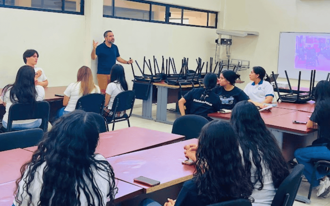 Bachilleres de Mazatlán visitan UPSIN en nueva jornada de Conecta con tu Futuro