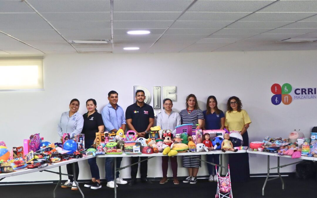 UPSIN participa en entrega de juguetes a niñas y niños del CRRI Mazatlán por el Día del Niño