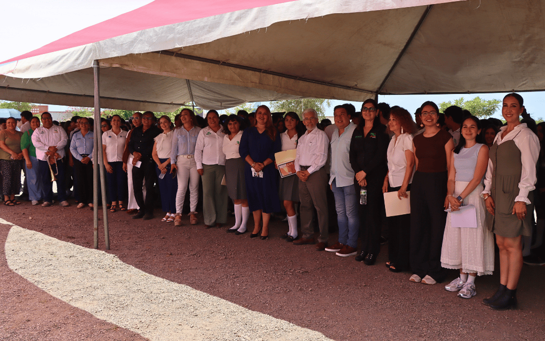 Rectora de UPSIN acompaña entrega de reconocimiento a ganadoras estatales del concurso “Escribiendo por la Paz de Sinaloa”