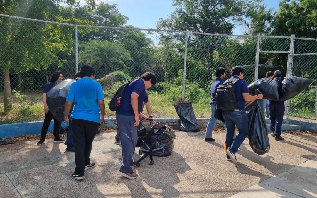 Comunidad deportiva de UPSIN participa en jornada de limpieza