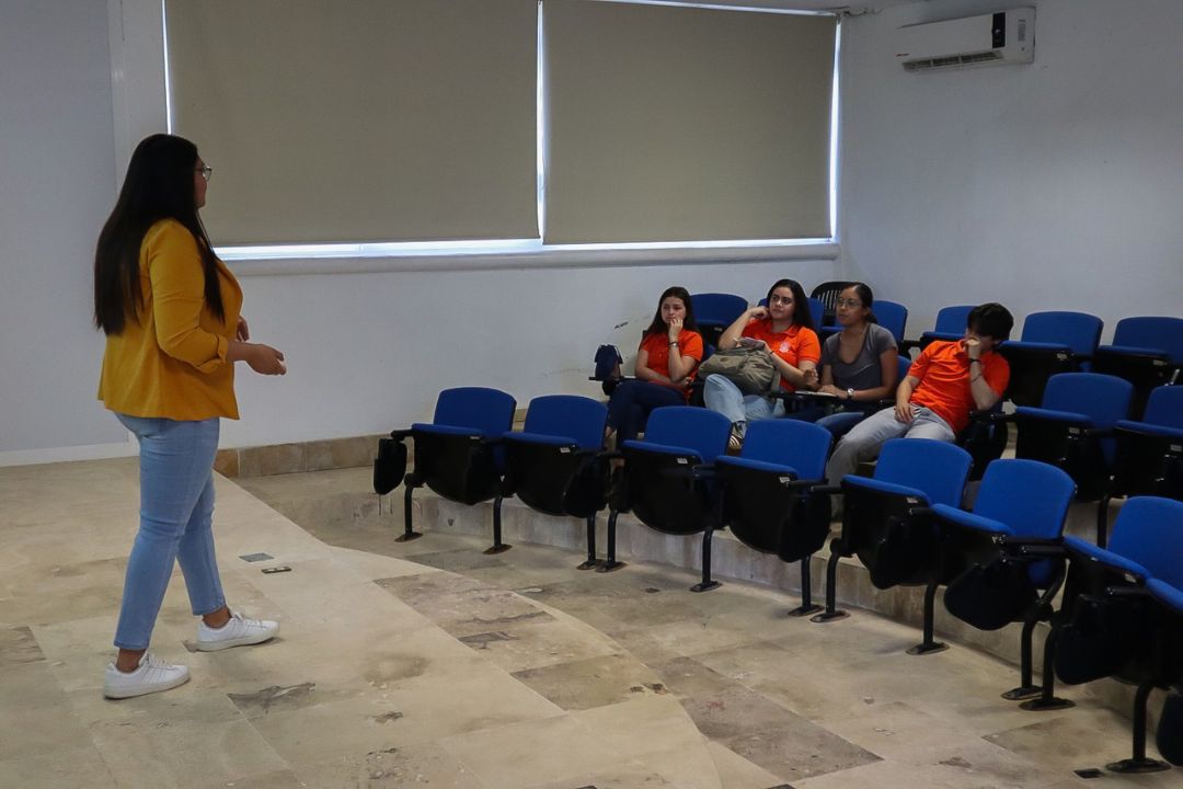2026-09-22-Conferencia nano Hackeando la naturaleza